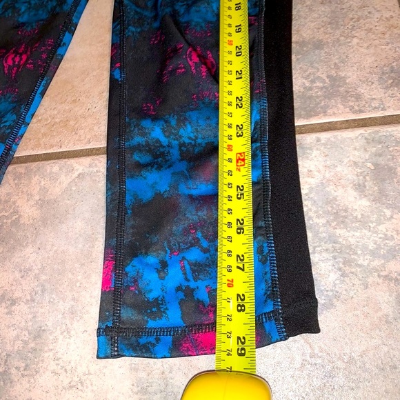 NEIMAN MARCUS Yoga/Pilates Pant - Picture 5 of 6